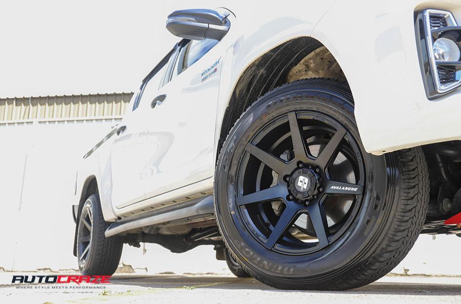 TOYOTA HILUX 4WD AVALANCHE MATTE BLACK FRONT MILLED